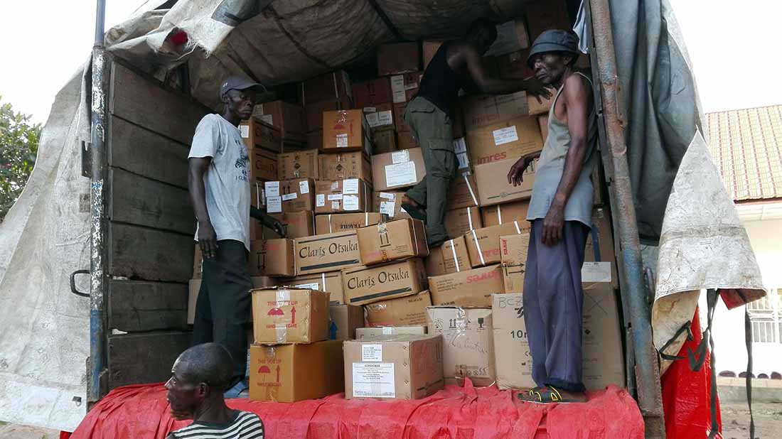 The packed delivery truck arrives in Kindu. (Photo by Jean-Claude Mboma/IMA World Health)